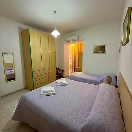 Per Turisti Mesovia 아파트 산타세베리나